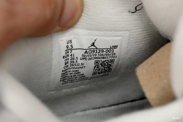Bmlin 4 WMNS Jordan Moments Frozen Air AQ9129-001 0706